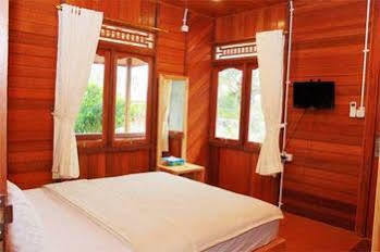 Negeri Baru Hotel & Resort Kalianda Buitenkant foto